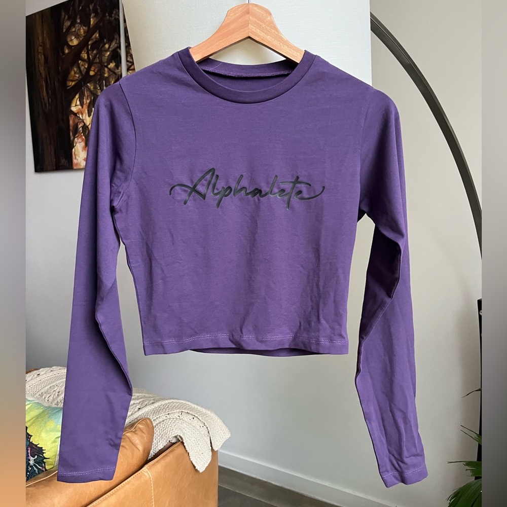 NWT Alphalete Signature Long Sleeve Crop - Picture 2 of 6